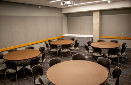 Peachtree in Standard Set-Up of Banquet Rounds